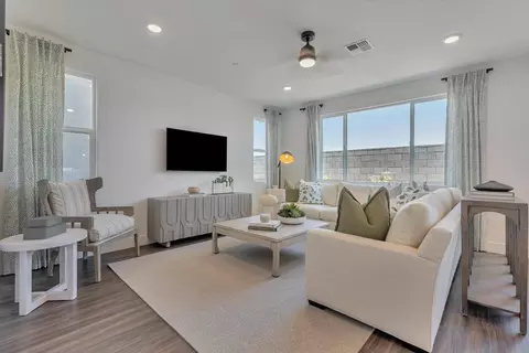 Living - 1259 Leonhardt Loop, Lincoln, CA 95648 photo 2 of 3