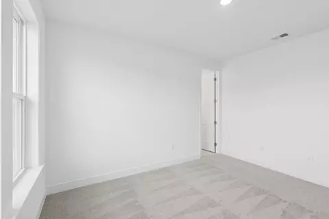 Bedroom - 5782 Frederick Dr, Bethlehem, PA 18017 photo 2 of 4