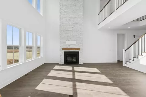 Living - 5782 Frederick Dr, Bethlehem, PA 18017 photo 3 of 4