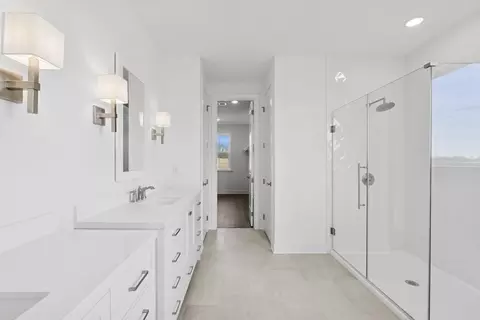 Bath - 5782 Frederick Dr, Bethlehem, PA 18017 photo 2 of 6