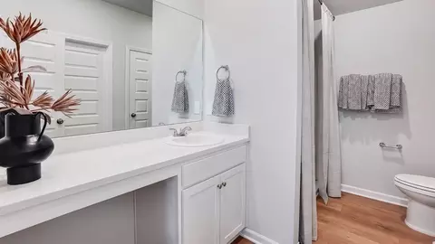 Bath - 1008 Santa Fe Trl, Bauxite, AR 72011 photo 1 of 1