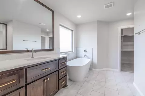 Bath - 8701 Stark St, Arcadia, OK 73007 photo 5 of 24