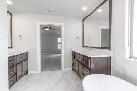 Bath - 8701 Stark St, Arcadia, OK 73007 photo 6 of 24
