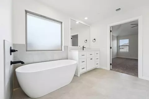 Bath - 8701 Stark St, Arcadia, OK 73007 photo 12 of 24