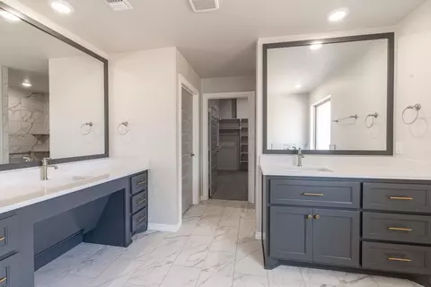Bath - 8701 Stark St, Arcadia, OK 73007 photo 1 of 24