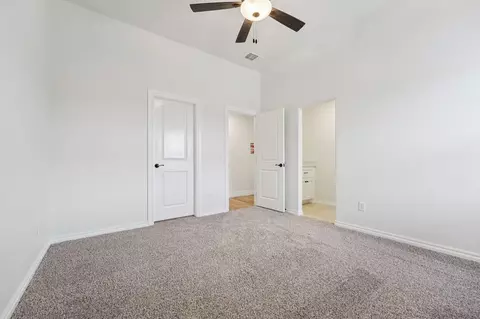 Bedroom - 8701 Stark St, Arcadia, OK 73007 photo 10 of 15