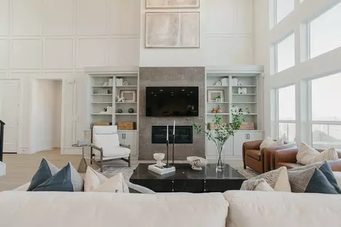 Living - 3413 E 1000 S, Spanish Fork, UT 84660 photo 8 of 10