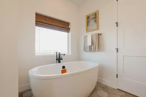 Bath - 3413 E 1000 S, Spanish Fork, UT 84660 photo 2 of 19