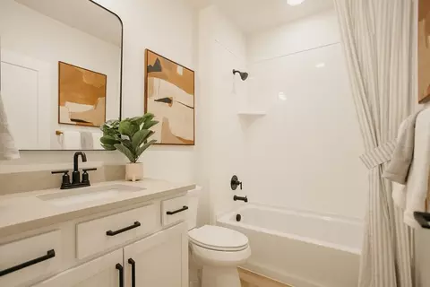 Bath - 3413 E 1000 S, Spanish Fork, UT 84660 photo 18 of 19