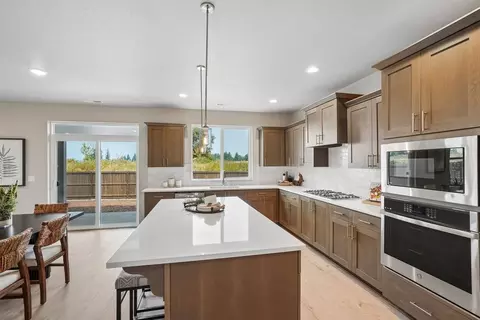 Kitchen - 404 NW Valleys Edge St, Cornelius, OR 97113 photo 3 of 3