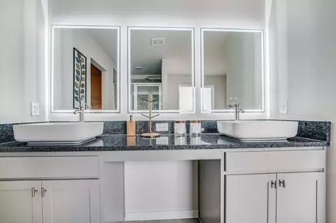 Bath - 237 Fern Dale Dr, Fairburn, GA 30213 photo 1 of 5