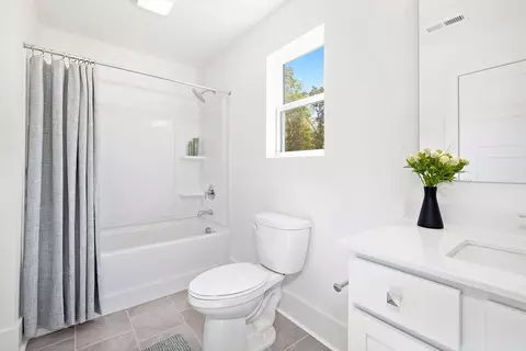 Bath - 4612 Monterrico Dr, Lancaster, SC 29720 photo 2 of 5