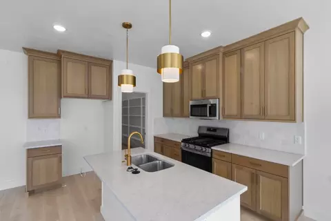 Kitchen - 600 S 250 E, Hyde Park, UT 84318 photo 8 of 9
