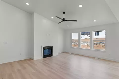 Living - 600 S 250 E, Hyde Park, UT 84318 photo 6 of 12
