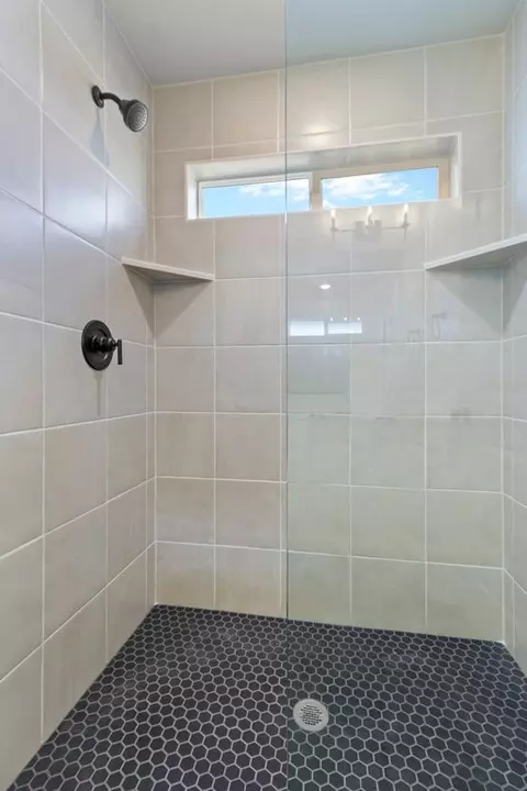Bath - 600 S 250 E, Hyde Park, UT 84318 photo 1 of 9