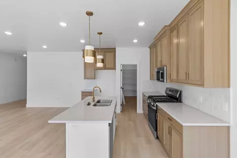Kitchen - 600 S 250 E, Hyde Park, UT 84318 photo 9 of 9