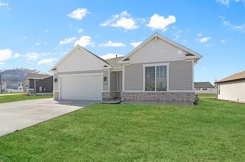 Exterior - 600 S 250 E, Hyde Park, UT 84318 photo 6 of 7