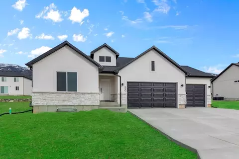 Exterior - 600 S 250 E, Hyde Park, UT 84318 photo 4 of 7