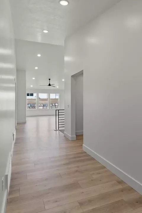 Entry Way - 600 S 250 E, Hyde Park, UT 84318 photo 3 of 10