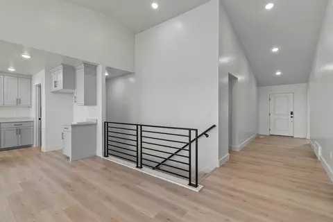Entry Way - 600 S 250 E, Hyde Park, UT 84318 photo 5 of 10