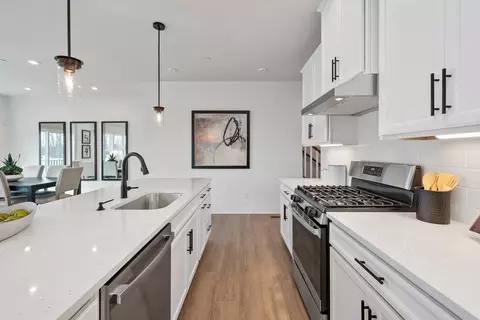27 Bantry St, Swedesboro, NJ 08085