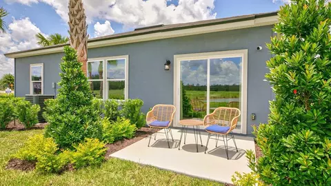 Exterior - 5445 Racehorse Blvd, Jacksonville, FL 32234 photo 2 of 6