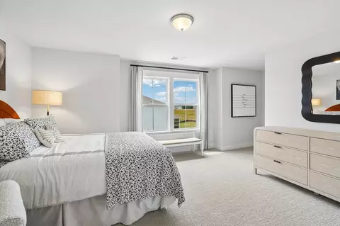 Bedroom - 550 Hydrangea St, Seneca, SC 29678 photo 5 of 11