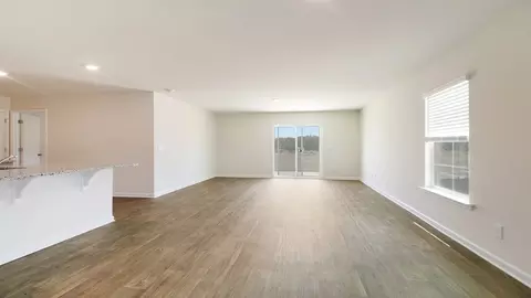 Living - 26 Horatio Ln, Lugoff, SC 29078 photo 2 of 5