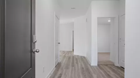Entry Way - 13 Robin Ct, Angleton, TX 77515 photo 1 of 4