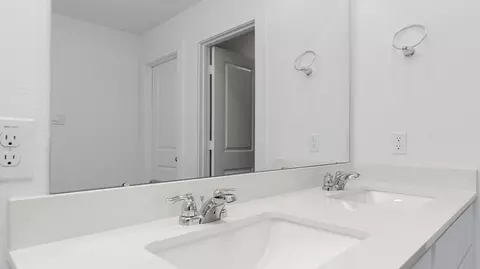 Bath - 13 Robin Ct, Angleton, TX 77515 photo 1 of 7