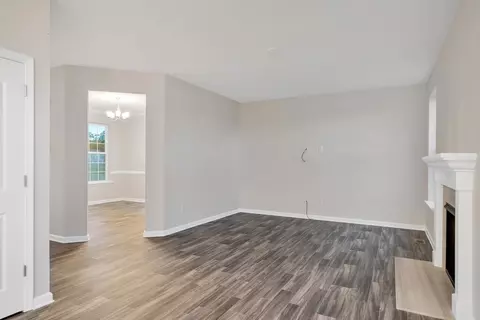 Living - 1153 Charleston Cir, Dover, DE 19904 photo 2 of 4