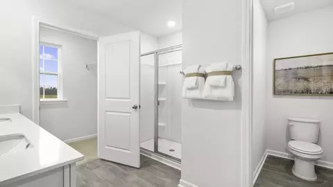 Bath - 111 Pinhook Dr, Lexington, NC 27295 photo 5 of 6