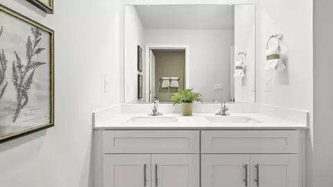 Bath - 111 Pinhook Dr, Lexington, NC 27295 photo 6 of 6