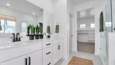 Bath - 1257 E Talmage Ln, Logan, UT 84321 photo 1 of 3
