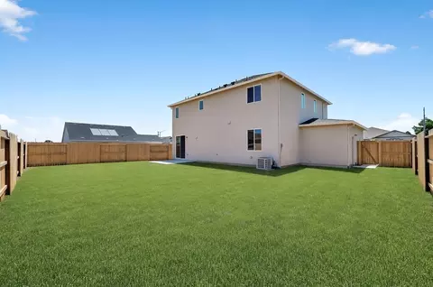 Exterior - 1173 Monique St, Galt, CA 95632 photo 2 of 3