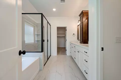 Entry Way - 7201 E Oakland St, Broken Arrow, OK 74014 photo 6 of 9