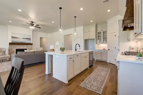 Kitchen - 7201 E Oakland St, Broken Arrow, OK 74014 photo 4 of 10