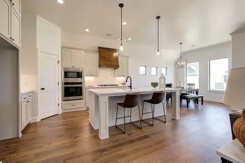 Kitchen - 7201 E Oakland St, Broken Arrow, OK 74014 photo 2 of 10