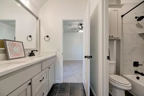Bath - 7201 E Oakland St, Broken Arrow, OK 74014 photo 5 of 9