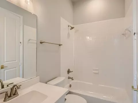 Bath - 788 Cedarwood Ct, Haslet, TX 76052 photo 4 of 6