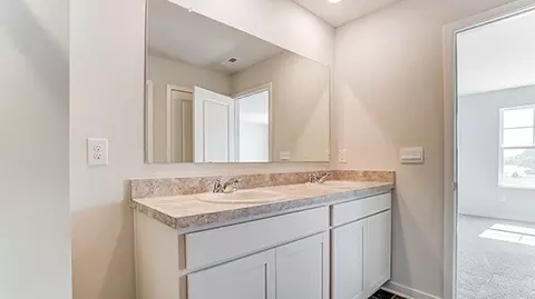 Bath - 1253 Eagleton Blvd, London, OH 43140 photo 2 of 9