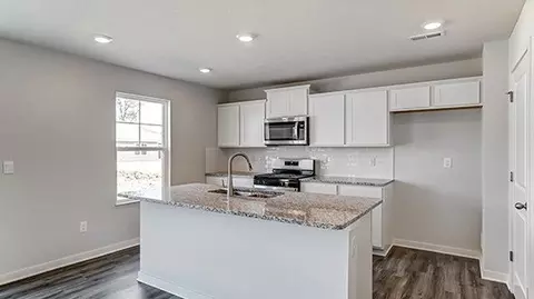Kitchen - 1253 Eagleton Blvd, London, OH 43140 photo 2 of 11