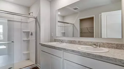 Bath - 1253 Eagleton Blvd, London, OH 43140 photo 1 of 9