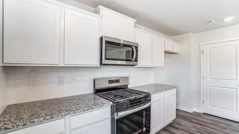 Kitchen - 1253 Eagleton Blvd, London, OH 43140 photo 3 of 11