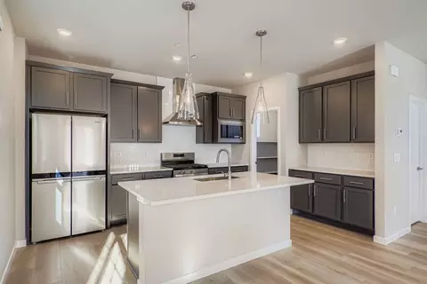 Kitchen - 3860 W 82nd Ln, Westminster, CO 80031 photo 2 of 7