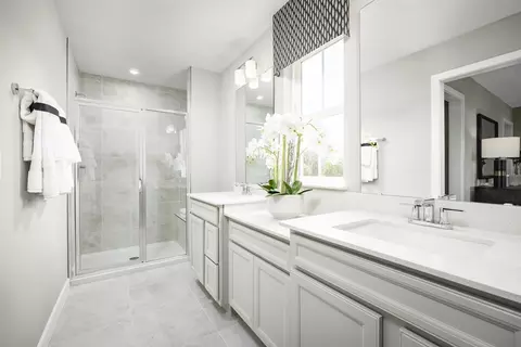 Bath - 1675 Kendall Pointe Pl, Melbourne, FL 32935 photo 2 of 4