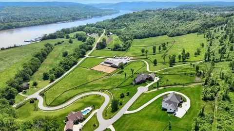 View/Area - 1726 Ledgestone Way, Hebron, KY 41048 photo 2 of 13