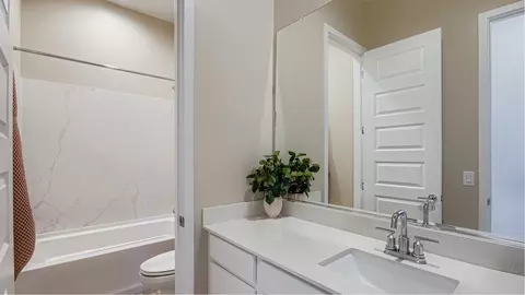 Bath - 9640 W Weldon Ave, Phoenix, AZ 85037 photo 3 of 4