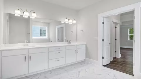 Bath - 304 Still Shores Dr, Gilbert, SC 29054 photo 4 of 10