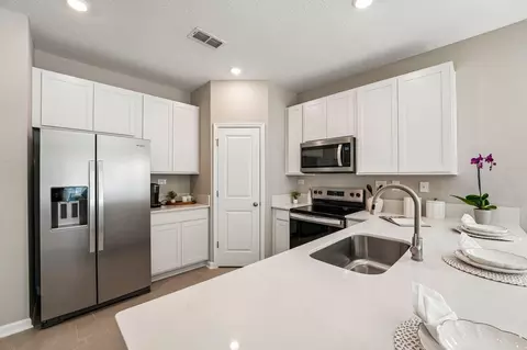 Kitchen - 7614 Commander Ln, Jacksonville, FL 32256 photo 2 of 4